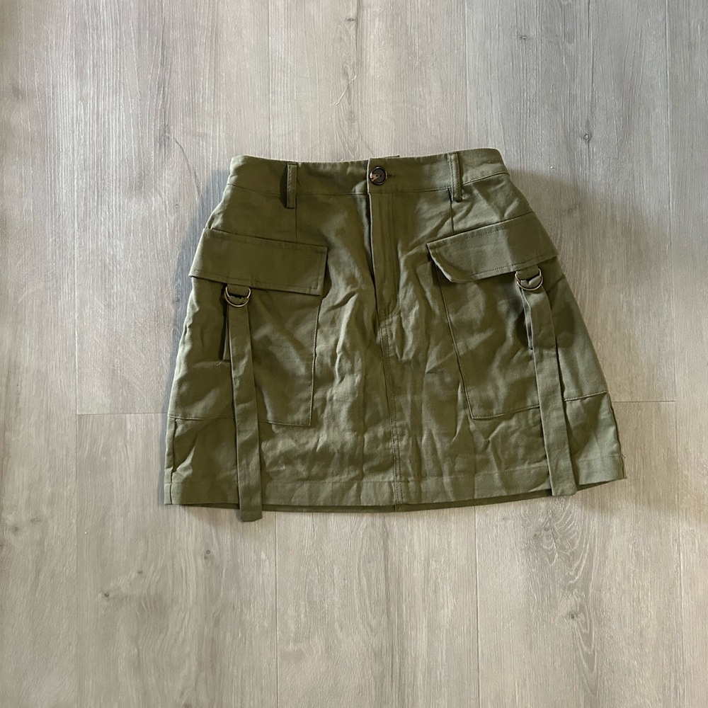 High waisted skirt with pockets